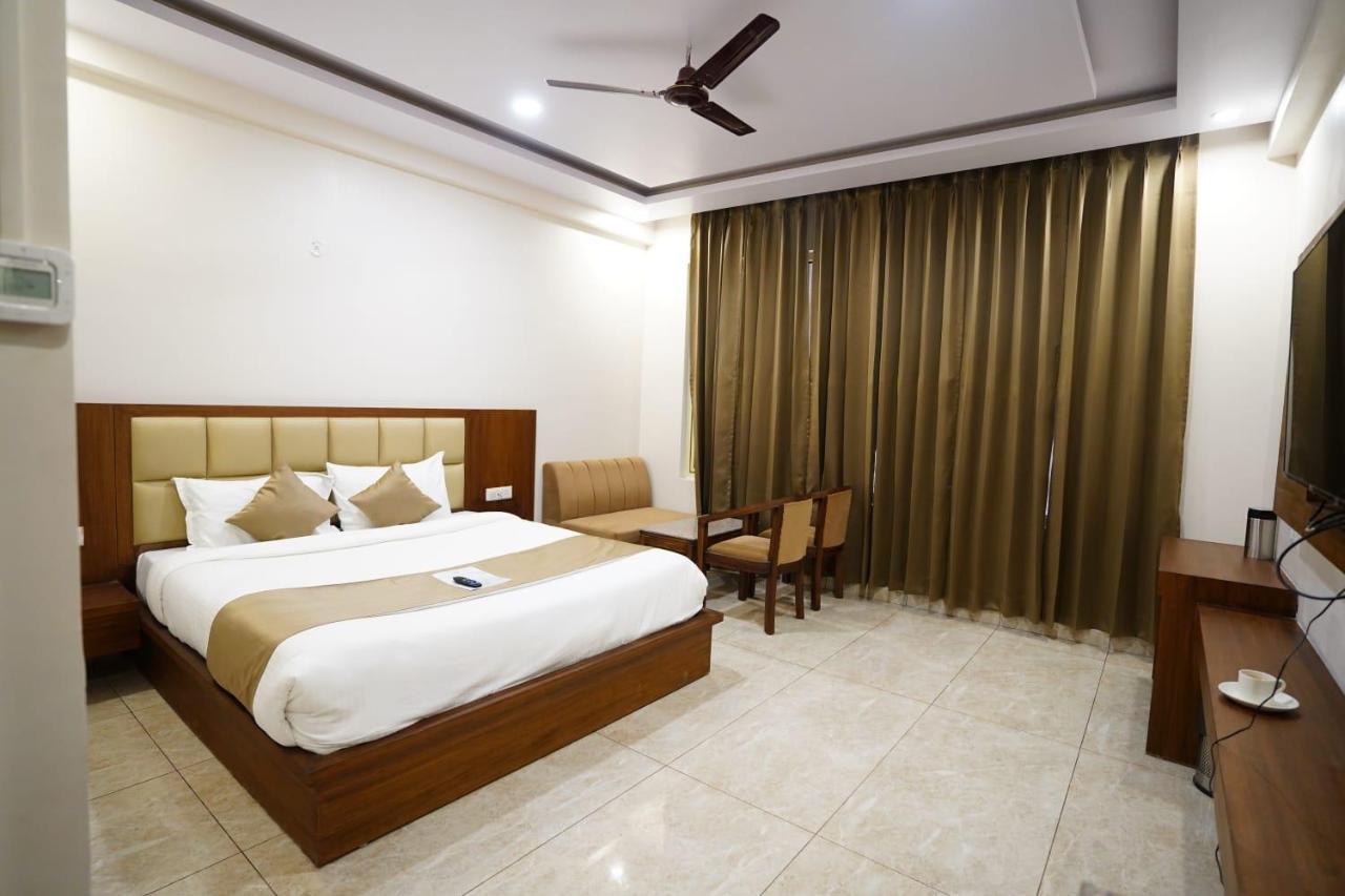 Hotel Amansara Лакхнау Экстерьер фото